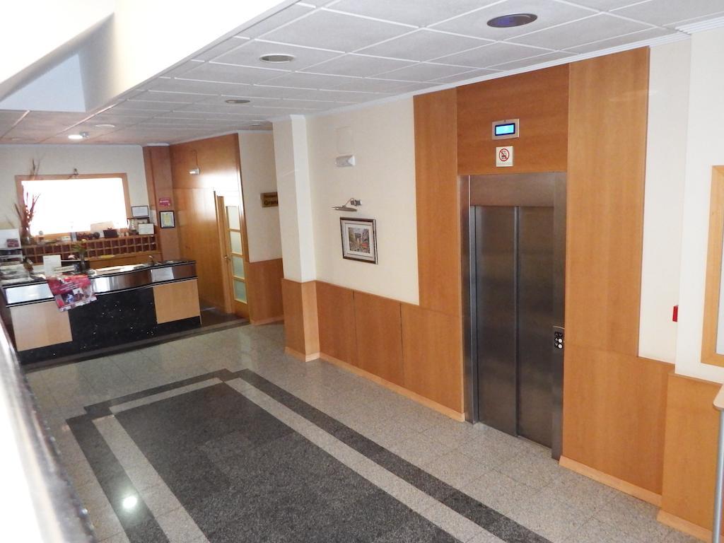 Hotel Isur Льєрена Екстер'єр фото