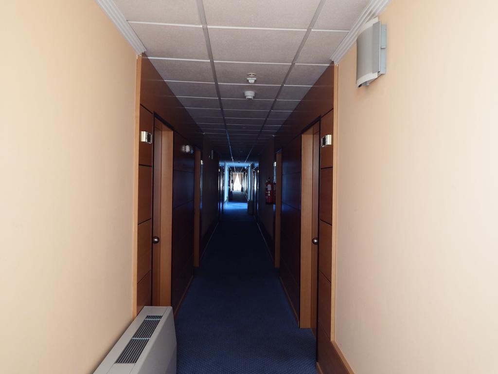 Hotel Isur Льєрена Екстер'єр фото