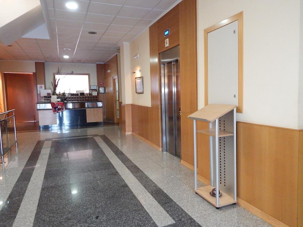 Hotel Isur Льєрена Екстер'єр фото