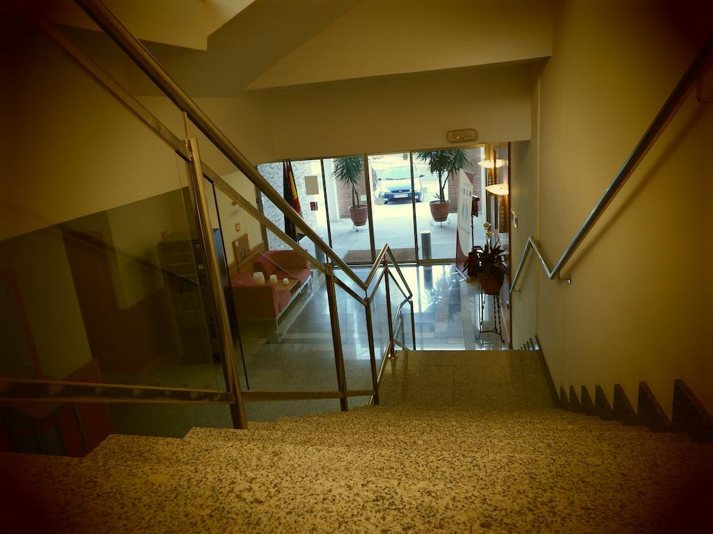 Hotel Isur Льєрена Екстер'єр фото