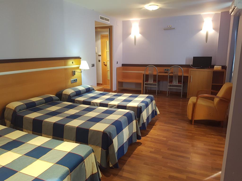 Hotel Isur Льєрена Екстер'єр фото