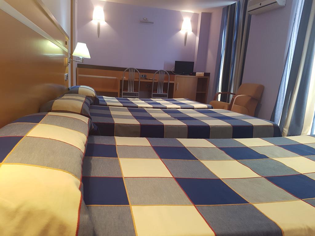 Hotel Isur Льєрена Екстер'єр фото